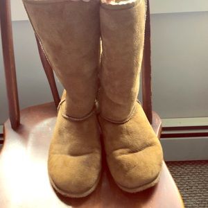 Chestnut Ugg’s women’s size 9